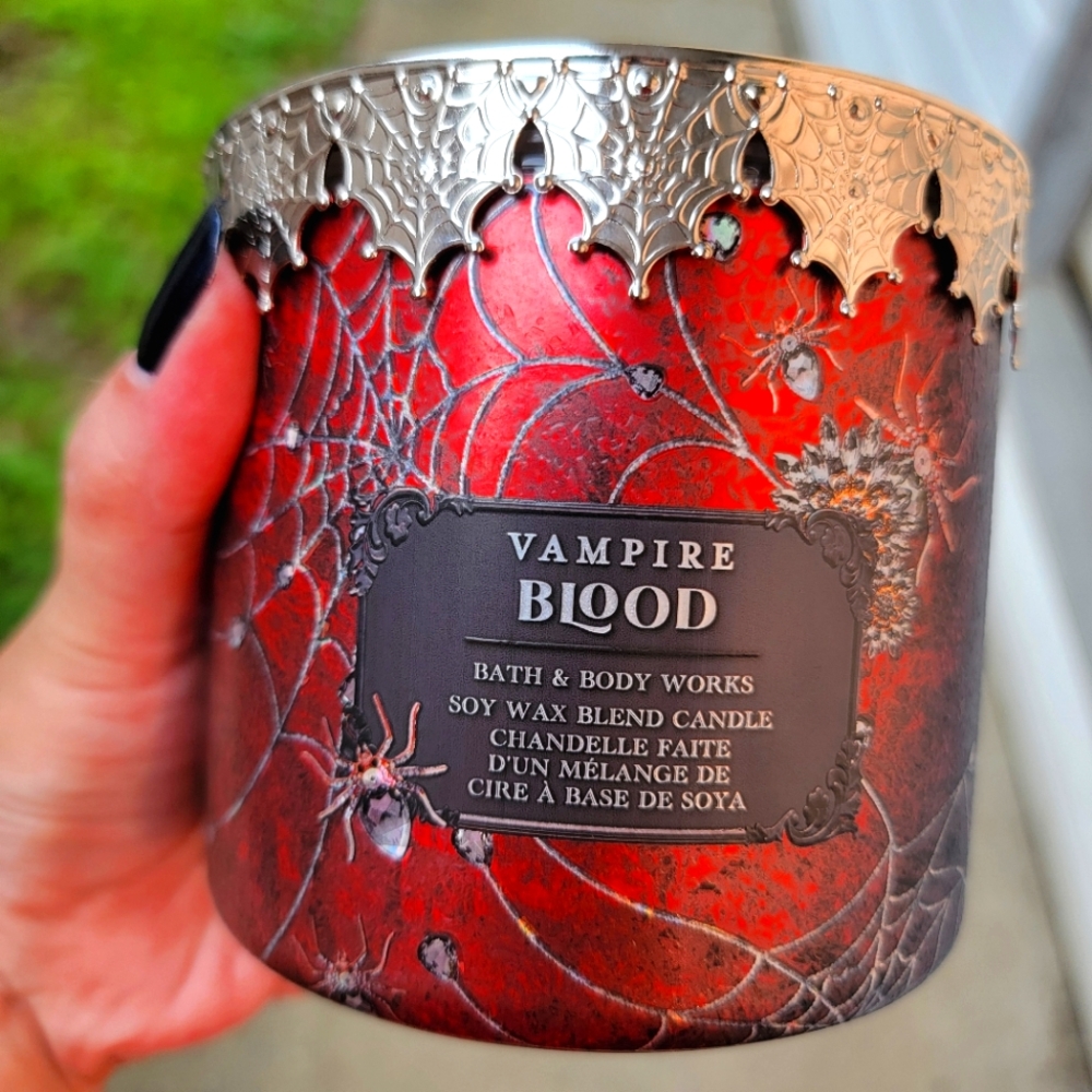 Vampire Blood 3 Wick Candle